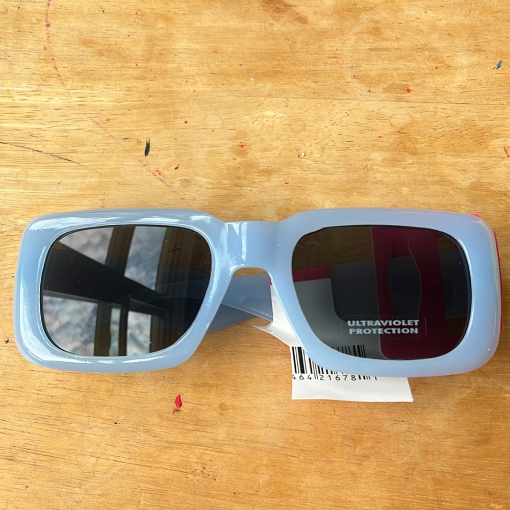 Blue Rectangular Sunglasses With Uv Protection - image 5